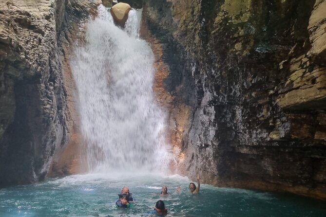 La Leona Waterfall Adventure Guided Hike with Lunch - La Leona Waterfall Adventure Guided Hike with Lunch: An Authentic Costa Rican Experience