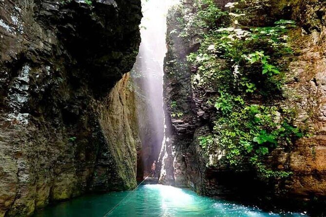 La Leona Waterfall Extreme Hiking -swimming tour - An In-Depth Look at the La Leona Waterfall Extreme Hiking Tour