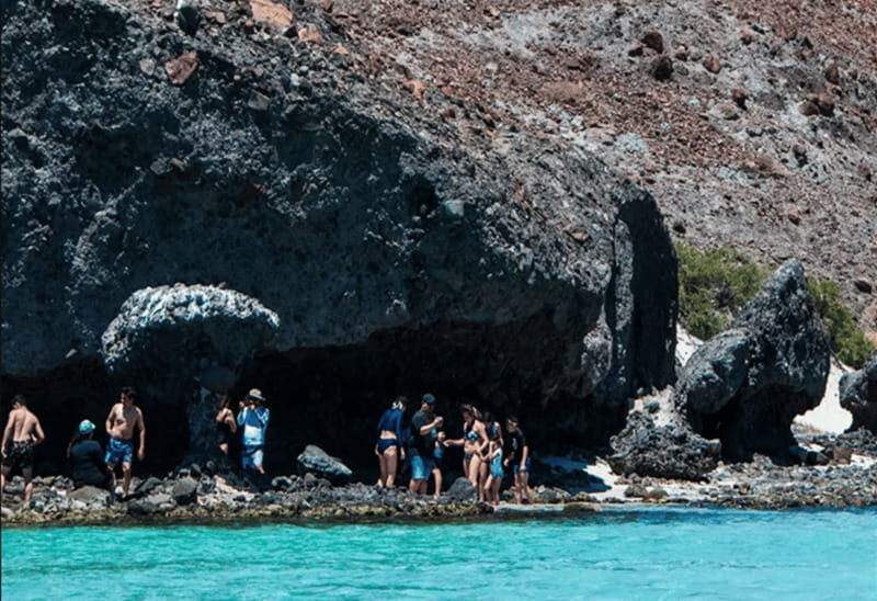 La Paz: Boat ride to Espiritu Santo island and sloop - Exploring Baja California Sur with WonderMex Tours
