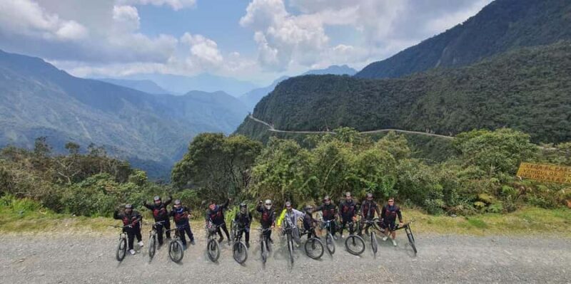 La Paz: Death Route guided mountain bike tour with lunch - The Experience: What to Expect on the Trail