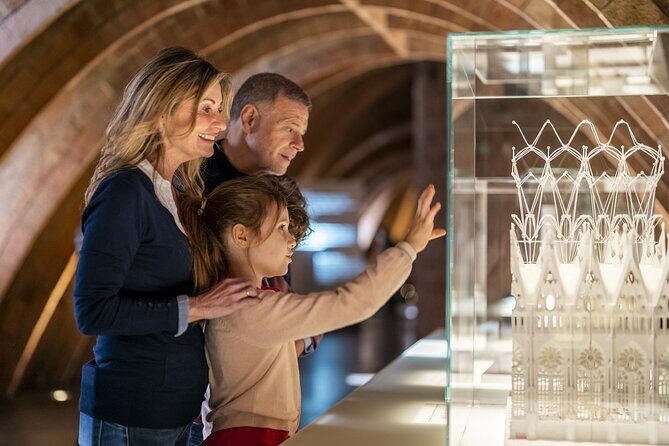 La Pedrera Guided Tour with Fast Track Access - Introduction: Exploring Gaudí’s Masterpiece with Ease