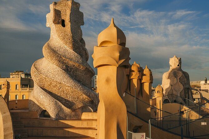 La Pedrera Guided Tour with Fast Track Access - Key Points