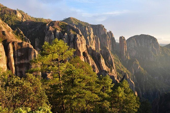 La Pirámide Park // WALK AND DISCOVER THE PARK - A Closer Look at La Pirámide Park: A Walk in the Wilderness