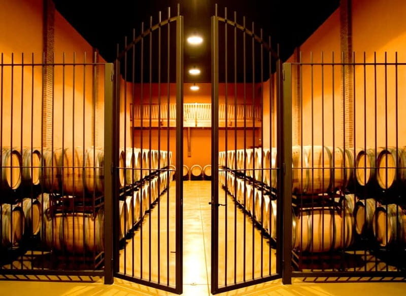 La Rioja: Winery Tour and 4-Course Meal with Wine Pairing - Who Will Love This Tour?