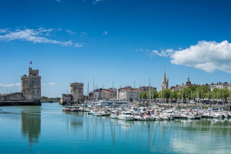 La Rochelle: Private custom tour with a local guide - FAQ