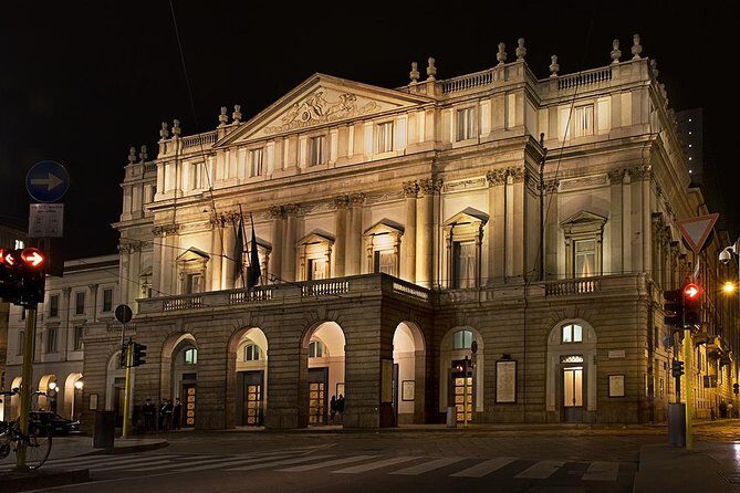 La Scala Theatre and Museum Tour in Milan With Private Guide - Key Points