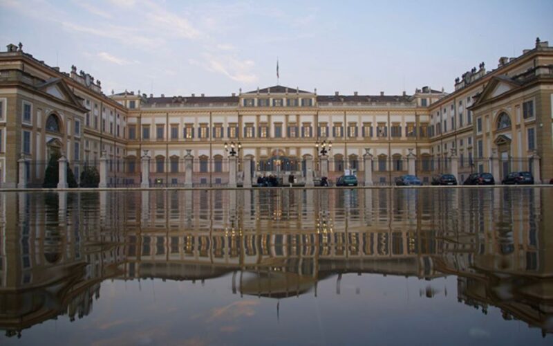La Venaria Reale Entry Ticket and Hop-on Hop-off Bus Tour - What’s Inside La Venaria Reale? Highlights and Hidden Gems