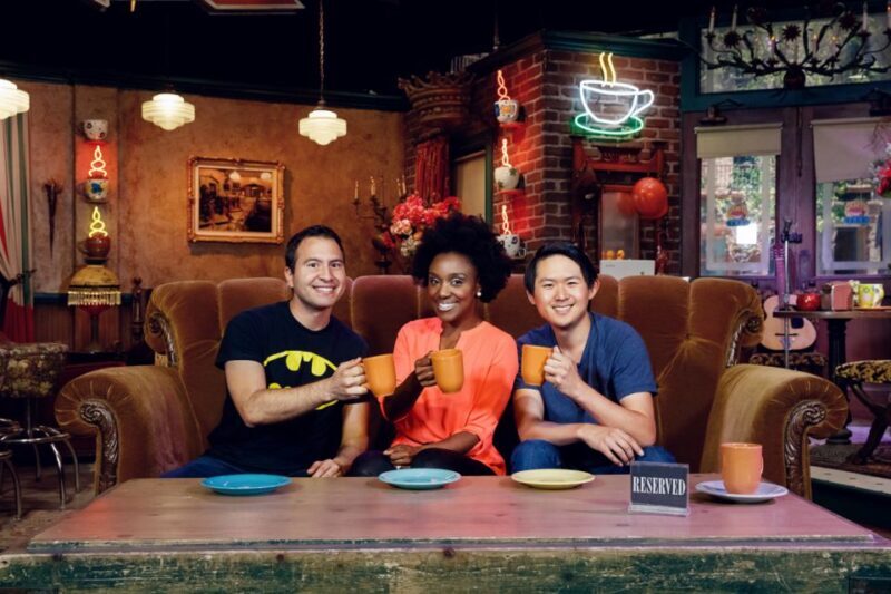 LA: Warner Bros Studio Entry with Hollywood Bus Tour Package - An In-Depth Look at the Hollywood Experience