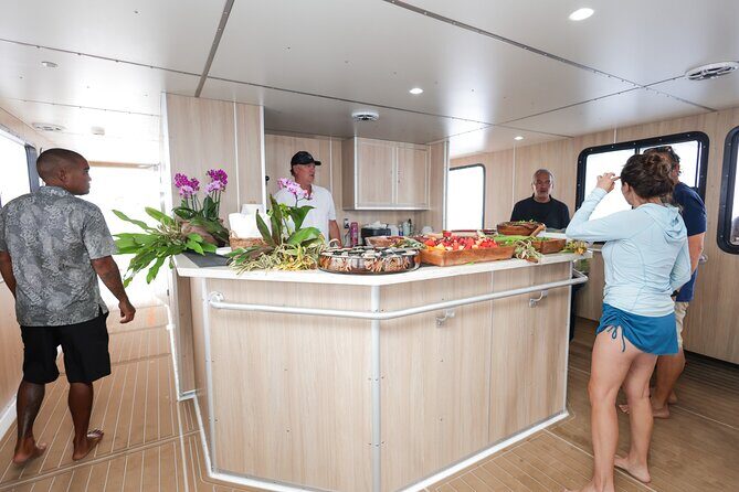 Lady Kailani Luxury Catamaran: Na Pali Sunset Dinner Tour - Who Will Love This Experience?