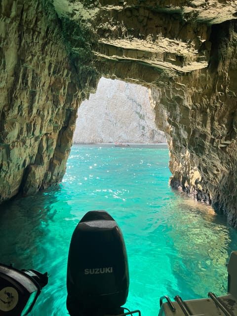 Laganas: Myzithres sunset experience with VIP speedboat - Laganas: Myzithres Sunset Experience with VIP Speedboat