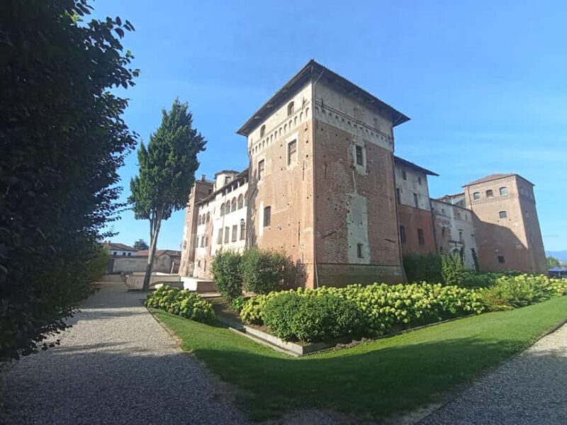 Lagnasco: Castles of the Marchesi Tapparelli D'Azeglio - Discovering the Castelli dei Marchesi Tapparelli DAzeglio