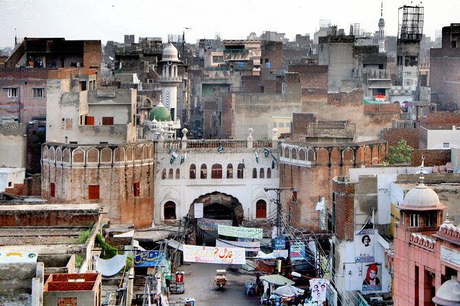 Lahore Guided Tours - Exploring Lahore with Hamdan Touristik Services: A Detailed Review