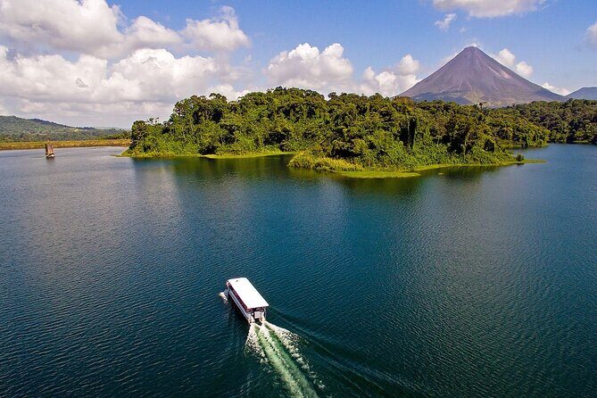 Lake Arenal Boat Tour & Baldi Hot Springs. Private Tour from San Jose - A Deep Dive into the Tour Experience