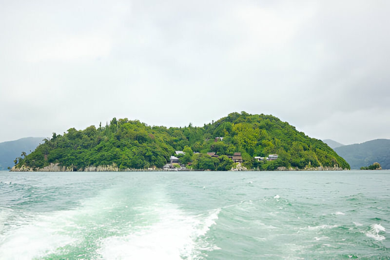 Lake Biwa Customizable One Day Charter Car Trip from Kyoto/Osaka - A private route through Lake Biwa country