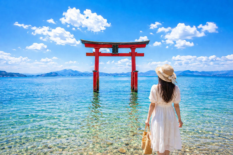 Lake Biwa, Shirahige Shrine, La Collina Omihachiman & Mangetsu-ji Ukimido One-Day Tour (Departing from Osaka/Kyoto) - What to know before you book