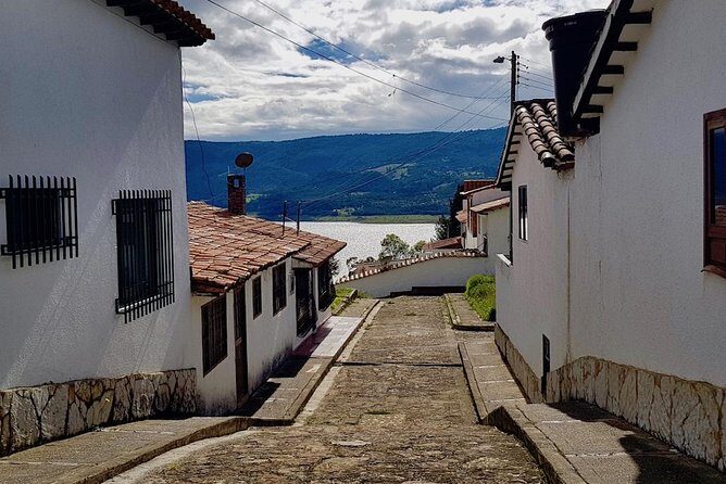 Lake Guatavita, Zipaquirá Salt Cathedral and Colonial Towns Tour - Who Will Appreciate This Tour?