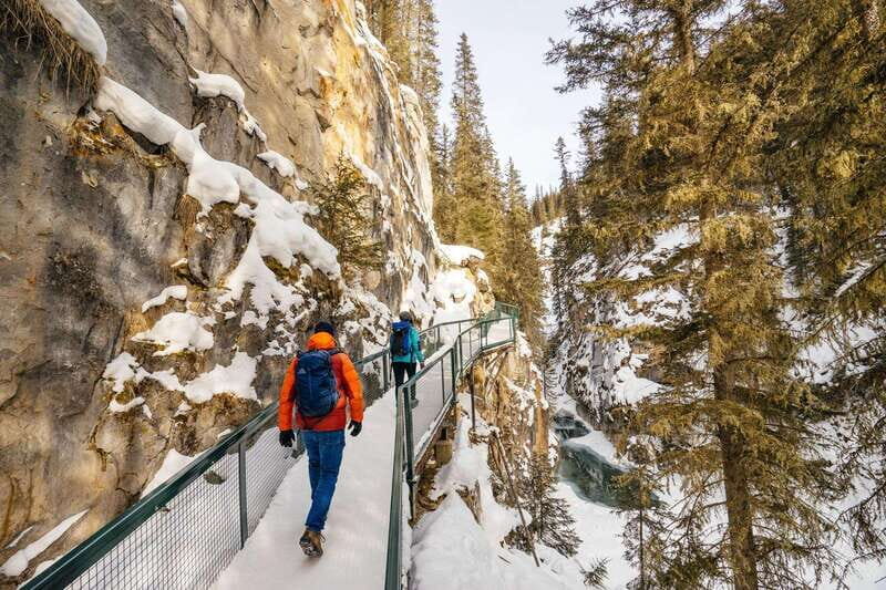 Lake Louise, Johnston Canyon, Lake Minnewanka, Banff Town - The Value of This Tour