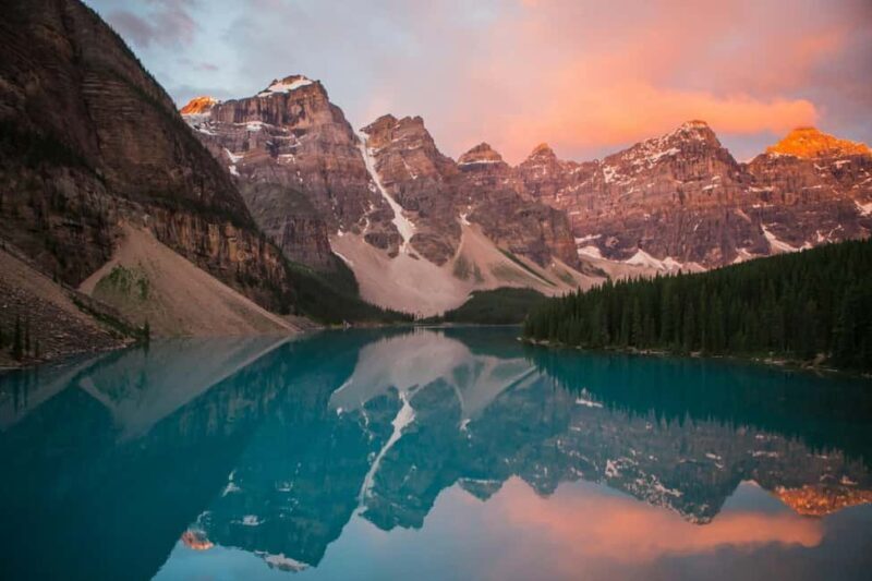 Lake Louise,Moraine,Emerald Lake,Johnston Canyon & BanffTour - Exploring Alberta’s Iconic Lakes and Waterfalls: A Full-Day Banff Tour