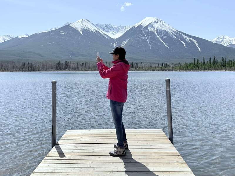 Lake Moraine Lake Louise Johnston Canyon Banff Town Day Tour - Discover the Stunning Beauty of Banff in One Day