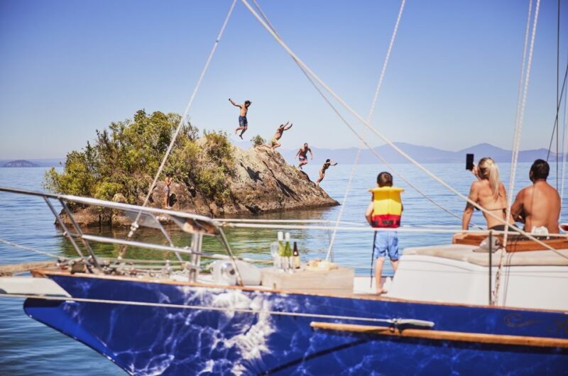 Lake Taupo: Sailboat Trip to the Maori Rock Carvings - The Practical Side: Logistics & Tips