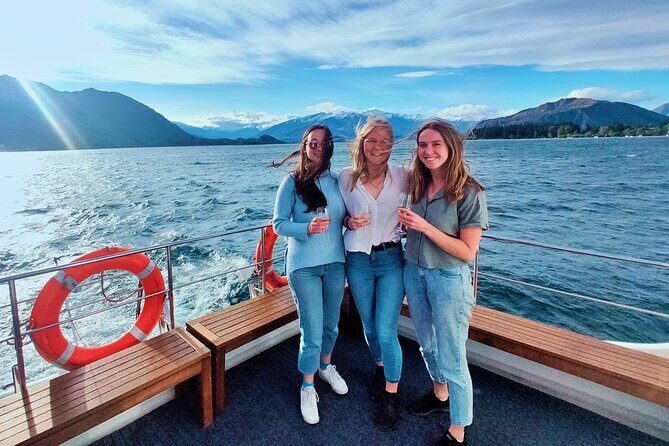 Lake Wanaka 1-Hour Cruise Including Wine and Cheese Board - Key Points