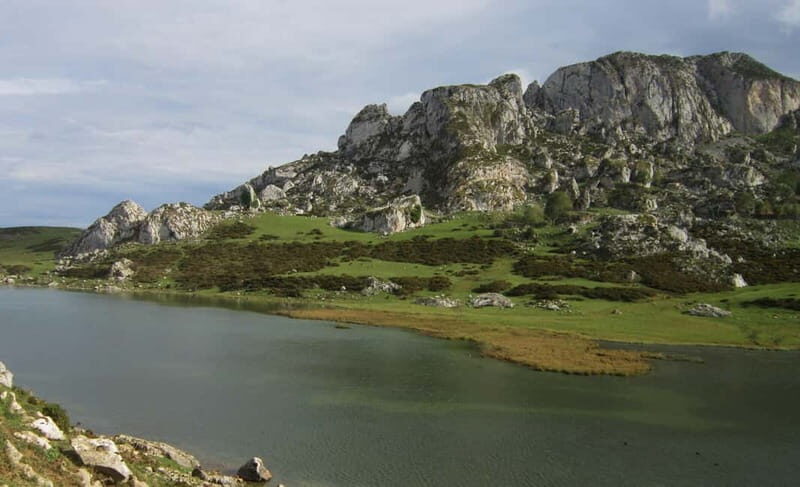 Lakes of Covadonga and Sanctuary of Covadonga: Guided and interpreted tour - The Sum Up