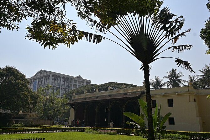 Lalbagh+Bull Temple+Tipu Palace+Market+Lunch=Bangalore City Tour - Frequently Asked Questions