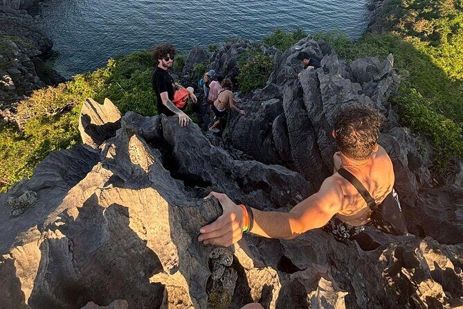 Lan Ha Bay 2 Days 1 Night Adventure - Experience the Tranquility and Beauty of Lan Ha Bay in Just Two Days