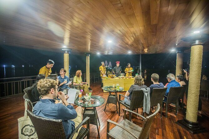 Lan Ha bay deluxe cruise 2D/1N: kayaking & swimming at pristine places & meals - Key Points