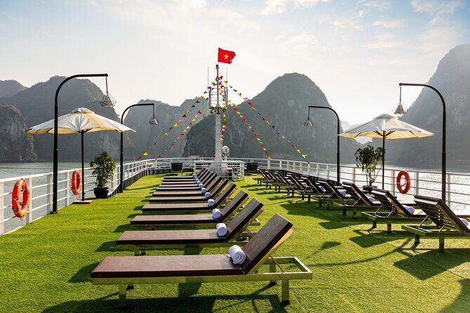 Lan Ha bay luxury cruise 2D/1N: Kayaking, jumping & Swimming at pristine places - Who Will Love This Tour?