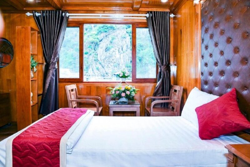 Lan Ha Bay Viet Hai village Boutique Cruise - Key Points