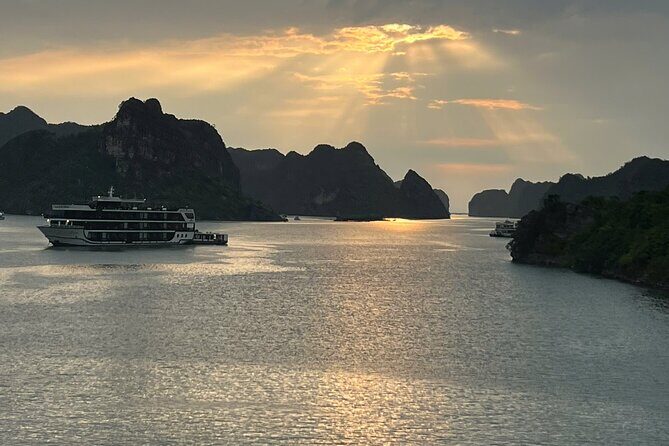 Lan Ha - Ha Long Bay 5Star cruise-Private balcony cabin 2day trip - A Well-Balanced Experience for Authenticity and Comfort