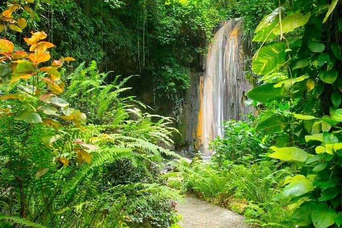 Land and Sea Tour from Marigot Bay Sulphur Springs and Mud Baths - FAQs