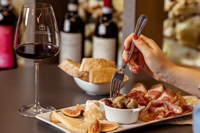Lands of Brunello wine Pienza and Montalcino with Gourmet Lunch - Who Will Love This Tour?