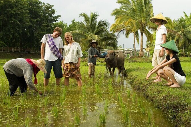 Langkawi Myth & Legend Tour MahsuriTomb TelagaTujuh BerasTerbakar - Exploring Langkawi’s Hidden Stories and Stunning Sights