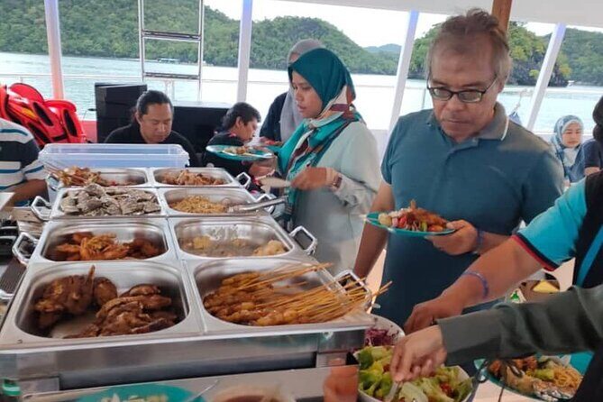 Langkawi Sunset Cruise with Buffet Dinner Jacuzzi & Hotel Pick up - FAQ