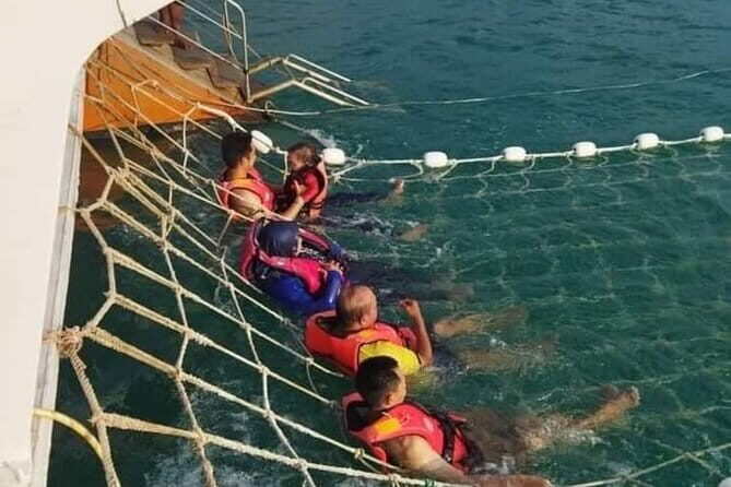 Langkawi : Sunset Dinner Cruise Including Hotel Transfer -Sharing - A detailed look at the Langkawi Sunset Dinner Cruise