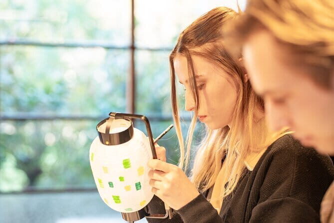 Lantern and Mini Japanese Umbrella Painting with Artisan Visit - Discovering Gifu’s Traditional Crafts: Lantern and Mini Umbrella Painting Tour