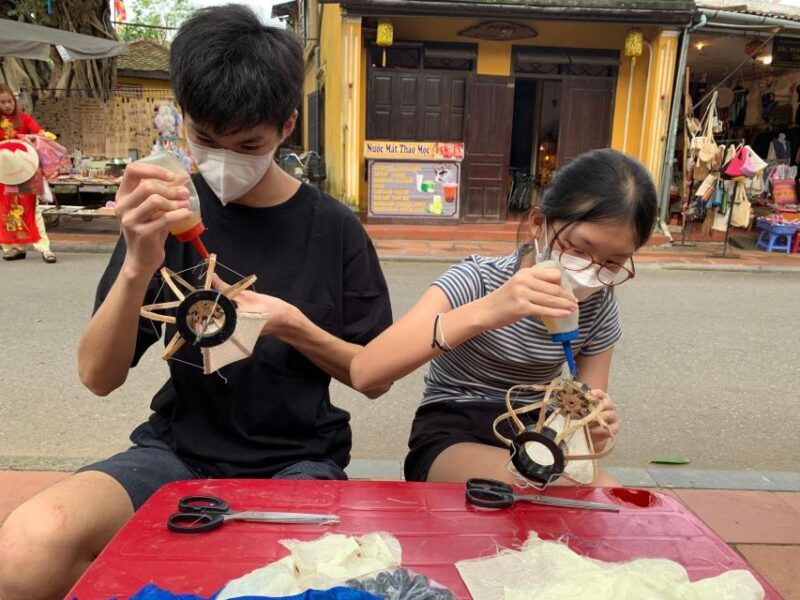 Lantern Making Class With Lynn - Key Points