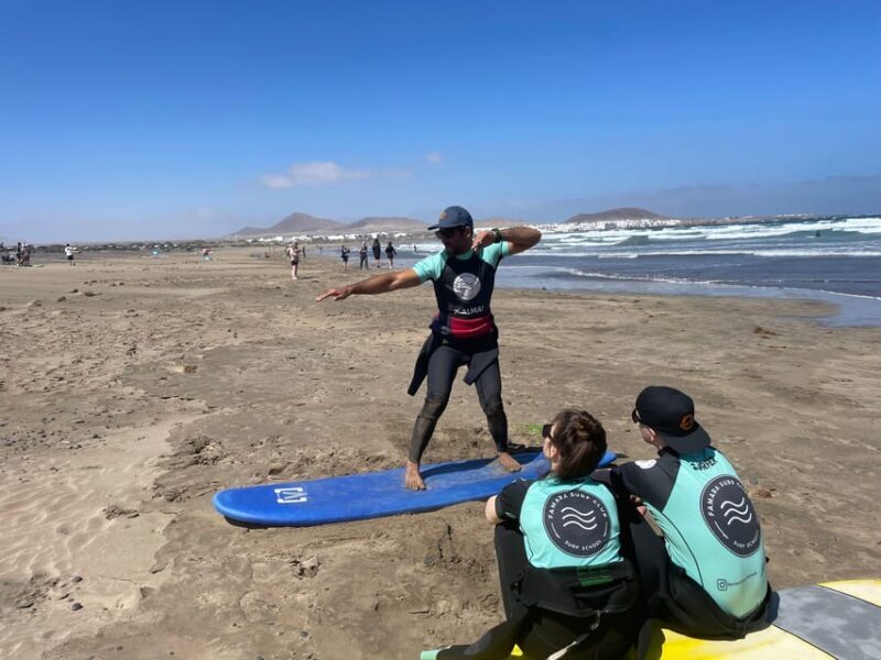 Lanzarote: dynamic surf lessons with friends or private lessons in Famara - FAQs