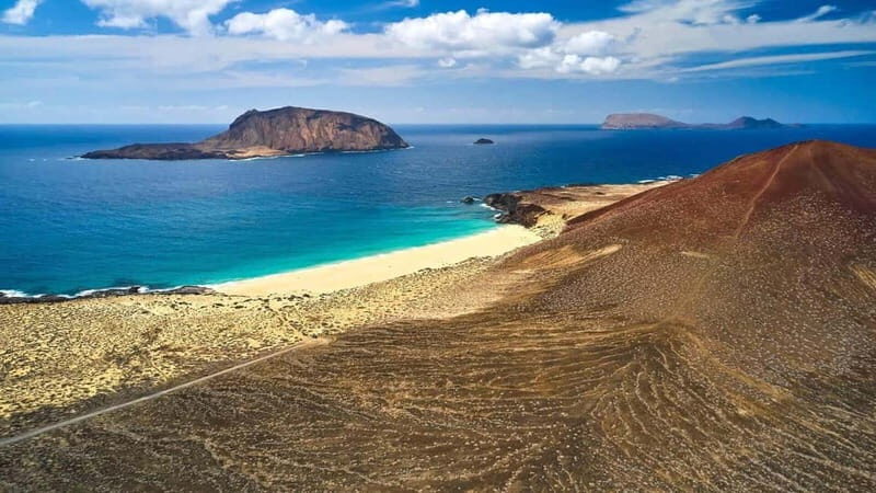 Lanzarote: La Graciosa Complete Jeep Tour with Beach Time - FAQ