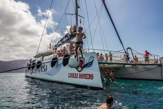 Lanzarote: La Graciosa island cruise with lunch and water activities - An In-Depth Look at the La Graciosa Catamaran Cruise