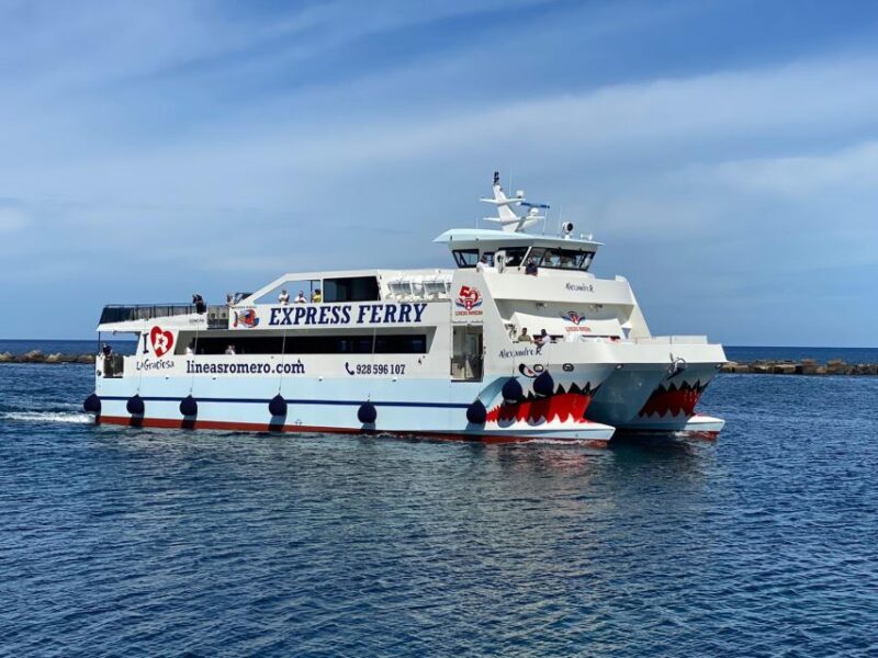 Lanzarote: Return Ferry to La Graciosa with Bus Pickup - Key Points