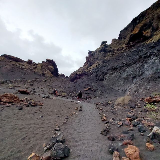 Lanzarote: Timanfaya Natural Park Trekking Tour - FAQs