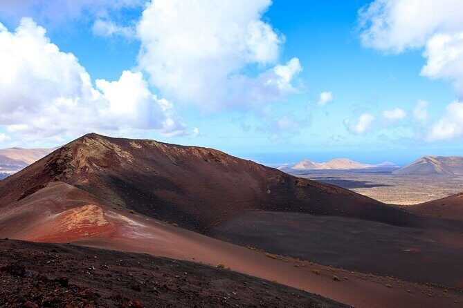 Lanzarote Tour with Timanfaya National Park and El Golfo - Discover Lanzarote’s Unique Landscape with a Full-Day Tour