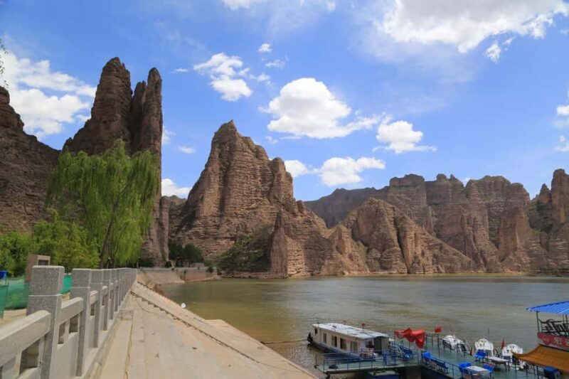 Lanzhou Day Tour:Liujiaxia Bridge & Bingling Temple Grottoes - Key Points