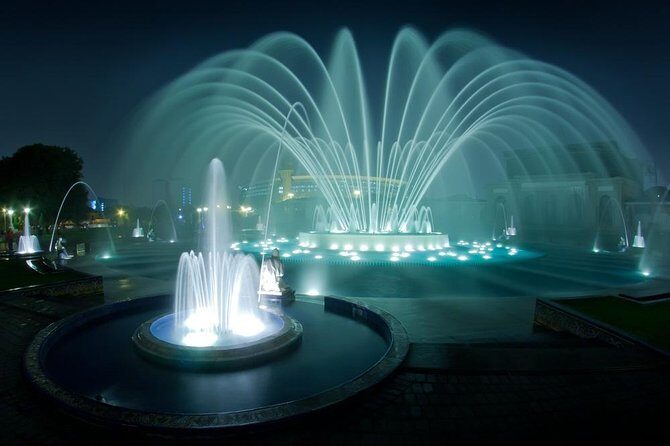 Larco Museum, Pisco Old Tavern and Magic Water Circuit Evening Tour - Tasting Peruvian Flavors: Pisco Sours and Snacks