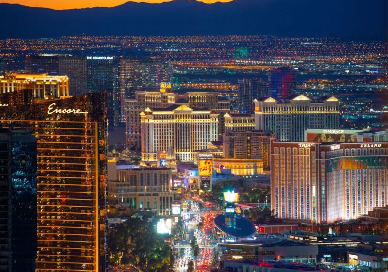 Las Vegas 2-Day Grand Canyon Railway Bearizona Meteor Crater - Who Will Love This Tour?