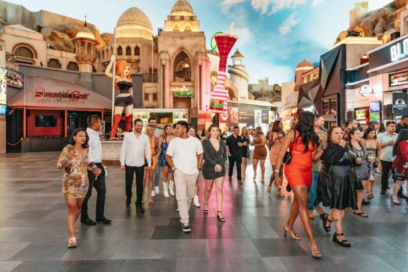 Las Vegas: Club Crawl and Party Bus with Free Drinks - A Closer Look at the Experience
