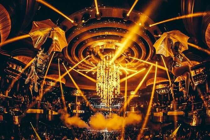 Las Vegas Club Crawl with Party Bus and Free Drinks - A Close Look at the Vegas Club Crawl Experience